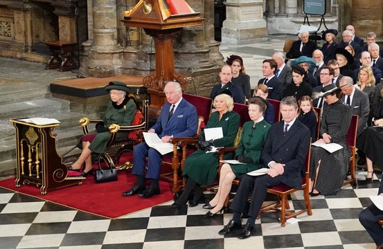 Kraliçe II. Elizabeth’in ardından taht savaşları başladı