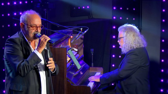 Louis Chedid interprète T'as beau pas être beau dans Le Grand Studio RTL