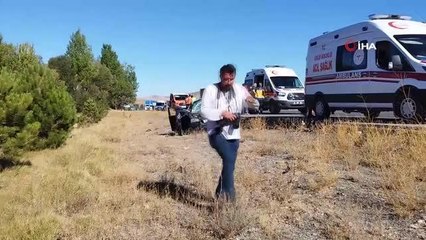 Son dakika haberi... Otomobil bariyerlere çarptı: 7 yaralı