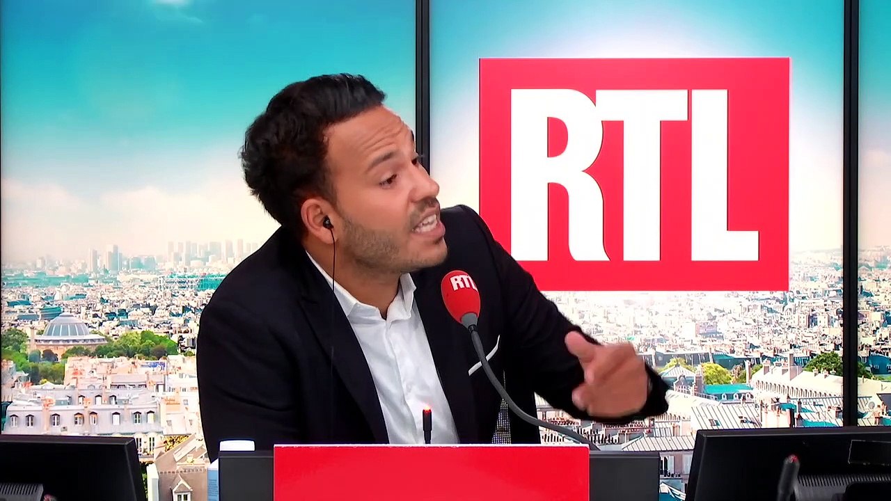 VIDÉO - François Hollande revient sur ses photos volées en scooter : "Une intrusion qu’aucun français n’accepterait"