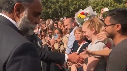 Carlos III, primer baño de masas como rey