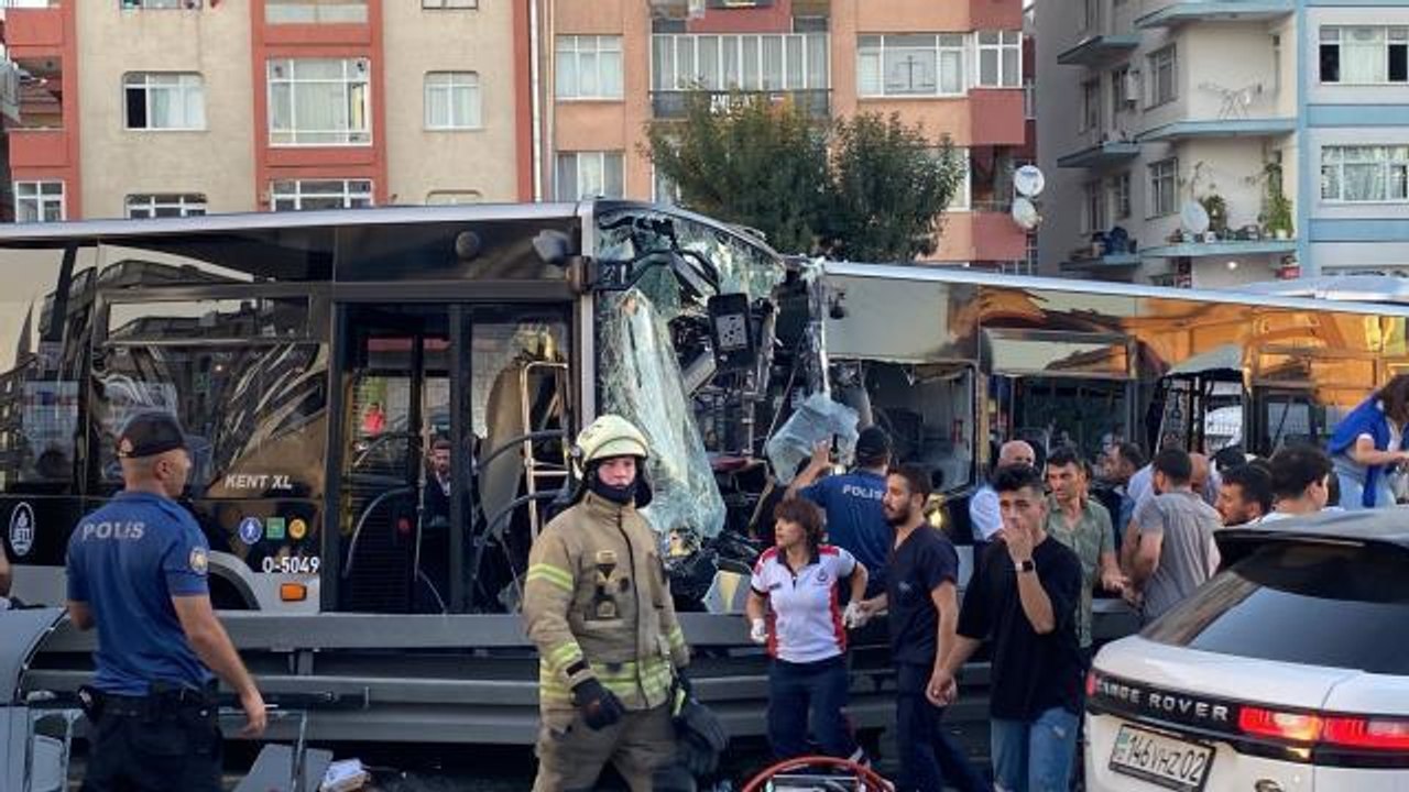 Avcılar metrobüs kazası videosu! (VİDEO) Avcılar metrobüs kaza anı videosu var mı?