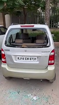जयपुर में अपार्टमेंट के बाहर रिटायर्ड आइएएस सहित दो लोगों की कार के शीशे तोड़े : देखें वीडियो