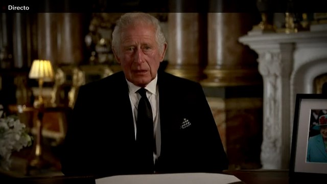 Carlos III ensalza el amor y devoción de Isabel II por la patria y promete servir con lealtad