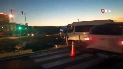 Samsun'da feci kaza: Minibüs ile otomobil çarpıştı, 26 kişi yaralandı