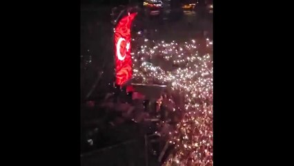 İzmir'de 100. Yıl coşkusu! Hep bir ağızdan kırmızı beyaz