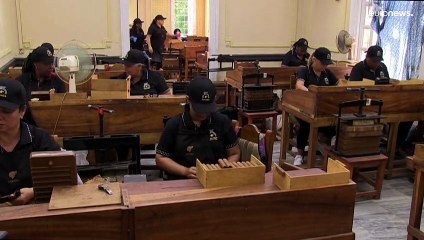 سيجار الزعيم الكوبي الراحل فيدل كاسترو فن وفخر