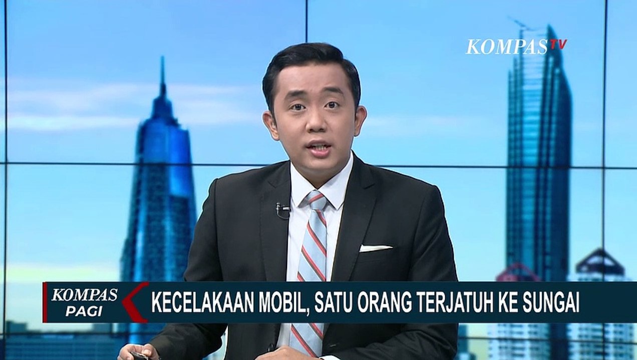 Menepi di Tol Dalkot Akibat Mogok, Pengendara Mobil Terjatuh ke Sungai Karena Tertabrak Mobil Lain