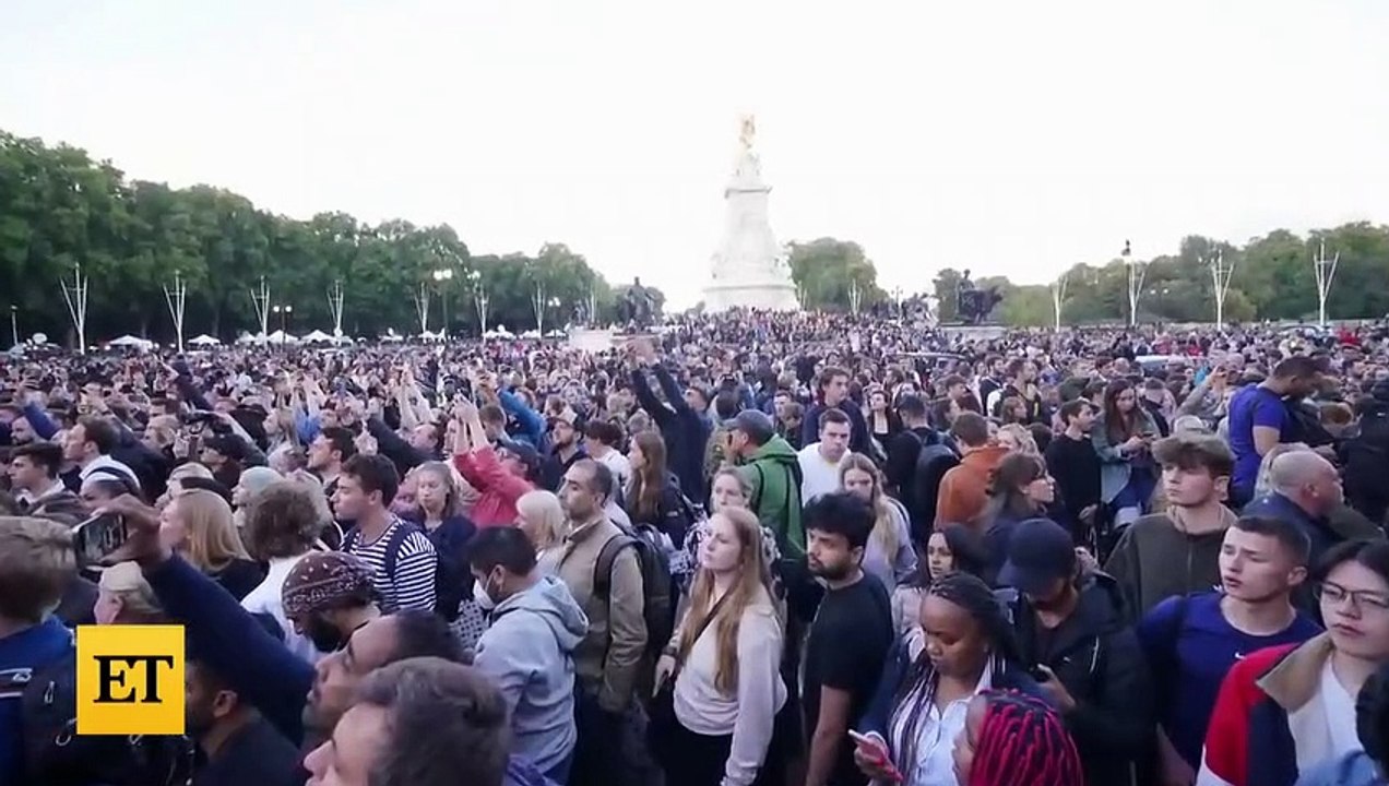 Queen Elizabeth Dead at 96_ Double Rainbow Appears Over Palace