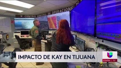 En Tijuana familias pasaron la noche en vilo por el temor de la tormenta.