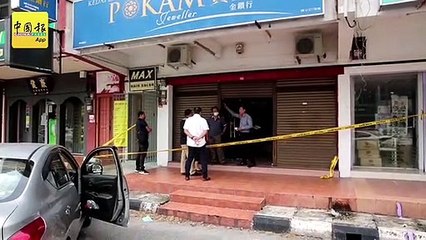 2男光天化日行劫  共抢30万现金及150万金饰