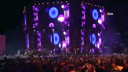 İzmir'de Tarkan çılgınlığı! İzmir Marşı yarım kalınca bakın ne yaptı