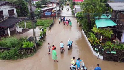 เลยอ่วม! น้ำป่าหลากท่วมบ้านกว่า 100 หลัง พื้นที่การเกษตรเสียหายนับ 1,000 ไร่