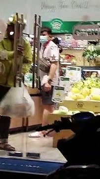 Clip: Nam shipper khiếm khuyết chăm chỉ làm việc