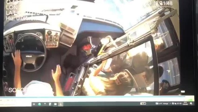 Son dakika haberi | Rahatsızlanan Metrobüs Şoförünün Kaza Öncesi Görüntüleri