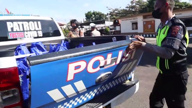POLRES LOMBOK TIMUR POLDA NTB MENGADAKAN APEL PERSIAPAN KEGIATAN PEMBAGIAN BANSOS DIWILAYAH KEC. KERUAK KAB. LOMBOK TIMUR