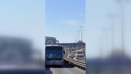 Florya durağında metrobüs arızası seferlerde aksamaya neden oldu