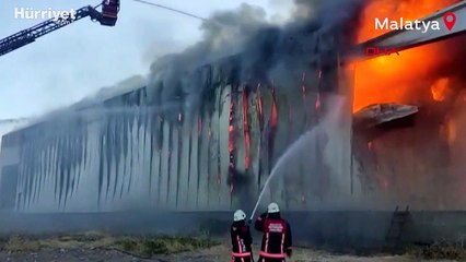Malatya'da kayısı deposunda yangın