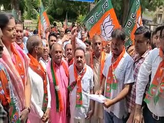 lumpy virus: लम्पी वायरस को लेकर भाजपा ने किया प्रदर्शन, सौंपा ज्ञापन-video