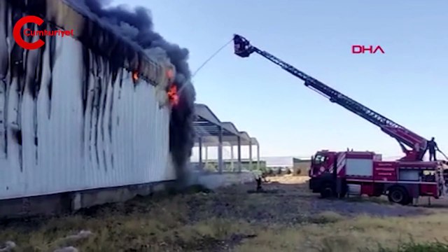 Malatya'da kayısı depolama fabrikasında yangın çıktı