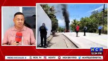 #HCHRoatán | Carro fue presa de las llamas en West Bay