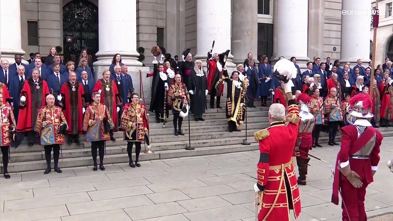 Charles ist jetzt König mit seiner Mutter als Vorbild