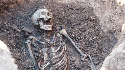 Archaeologists unearth a 'vampire' skeleton in Poland (PHOTO)