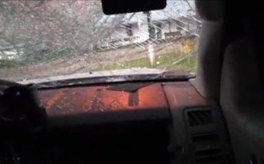 Extremely Large Hail Breaks Windshield in Texas