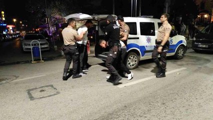 Son dakika haber | İzmit'te olaylı gece: Kavga eden gruba biber gazlı müdahale