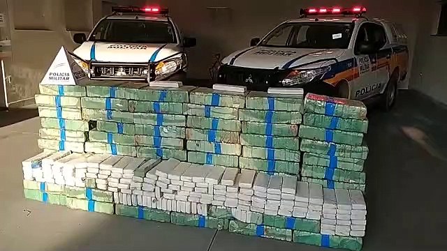 PM encontra 640 quilos de maconha dentro de chácara em MG