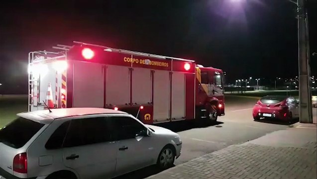 Homem fica preso em elevador e é resgatado pelo Corpo de Bombeiros na Av. das Torres