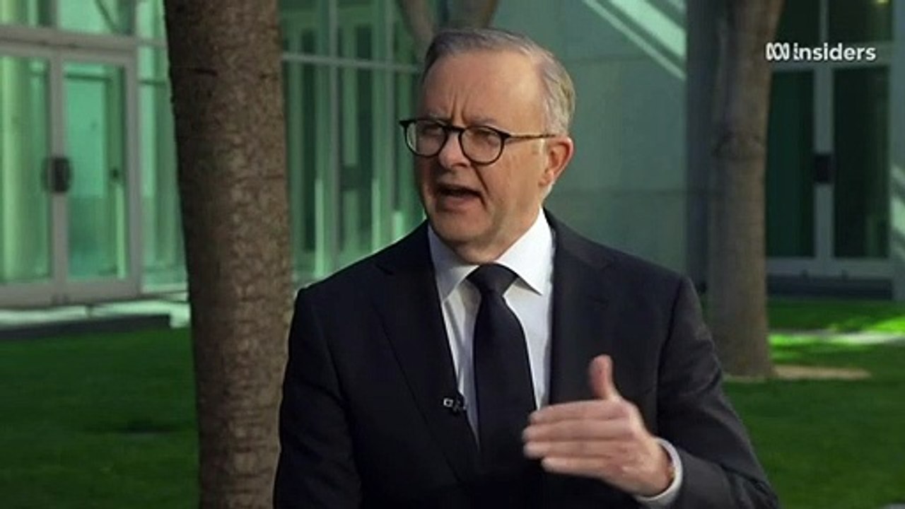 PM announces public holiday to mourn the death of Queen Elizabeth II