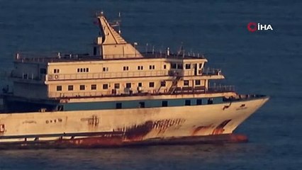 Yunan unsurlar tarafından ateş açılan gemi gündüz görüntülendi