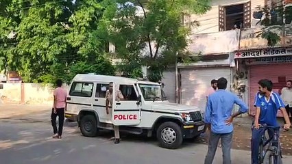 गांधी नगर थाने से 500 मीटर दूरी पर तीन दुकानों के तोड़े ताले