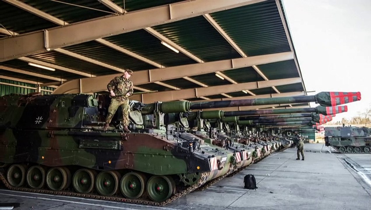 Baerbock sichert Kiew bei Überraschungsbesuch weitere deutsche Unterstützung zu