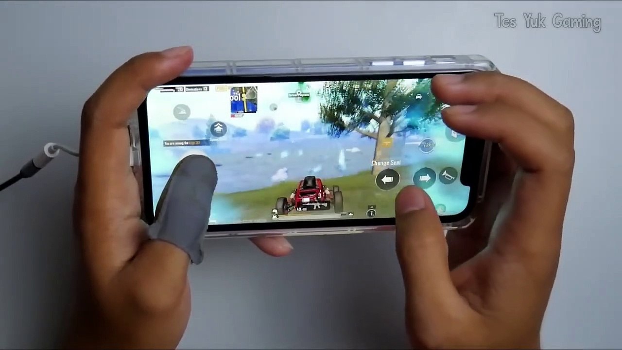 Power of iPhone Xr _ Solo Vs Squad Crown Tier _ Full Handcam _(Release crazy gamer)