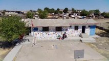 ŞANLIURFA - İnci Öğretmen, boyadığı okulunu yeni eğitim-öğretim yılına hazırladı
