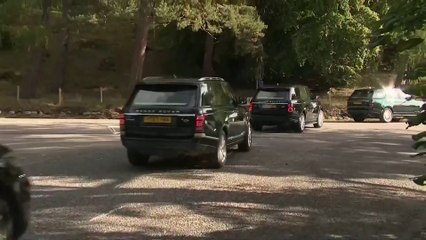 خروج نعش الملكة إليزابيث الثانية من قلعة بالمورال متوجها إلى إدنبرة