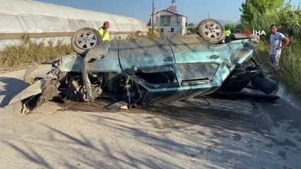 Otomobil sulama kanalına çarpıp yan yattı: 3 yaralı
