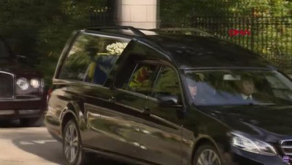 Kraliçe Elizabeth'in naaşı, yola çıktı