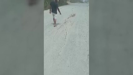 파푸아뉴기니서 규모 7.6 강진..."3명 이상 사망" / YTN