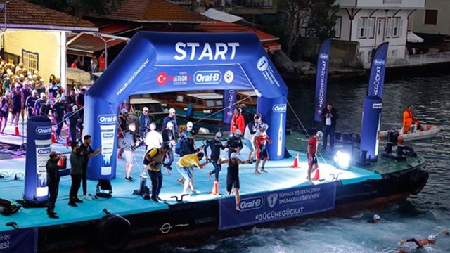 Kıtalararası İkinci İstanbul Oral-B Boğaziçi Triatlonu yapıldı; Türkiye’den ve dünyadan 800’e yakın triatlet katıldı