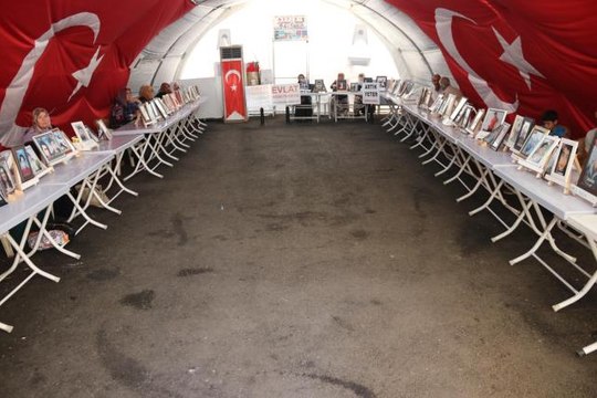 Diyarbakır haberi! Diyarbakır anneleri evlatlarına kavuşmak istiyor