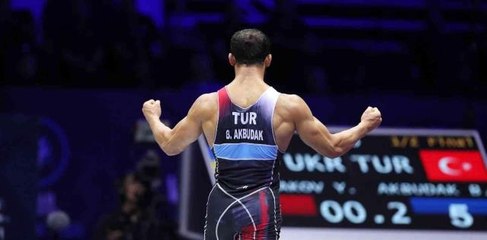 Burhan Akbudak: "İnşallah altın madalya ile ülkemize döneceğiz"