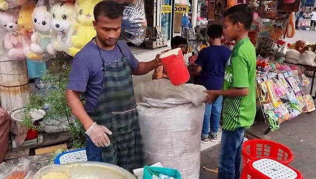 King of Jhal Muri Maker Famous Jhal Muri of Bangladesh Bangladeshi Street Food
