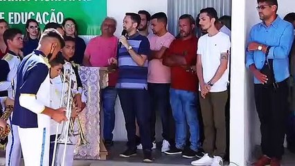 Prefeito de Cachoeira inaugura nova sede da Secretaria de Educação e entrega fardamento escolar