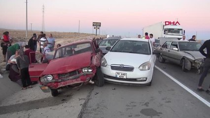 Son dakika haberi | VALİ VE TOBB BAŞKANININ KONVOY GEÇİŞİ SIRASINDA ZİNCİRLEME KAZA 4 YARALI