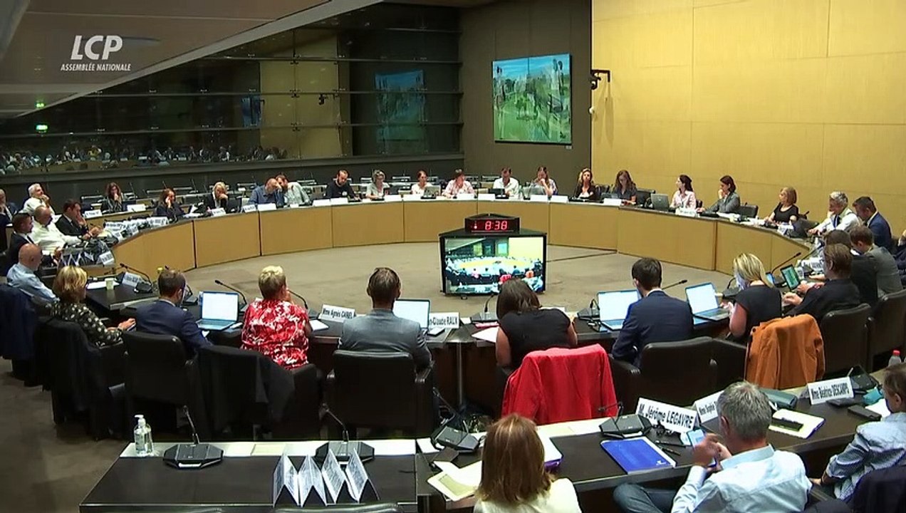 Education nationale : "L'école inclusive est à l'abandon", alertent les syndicats