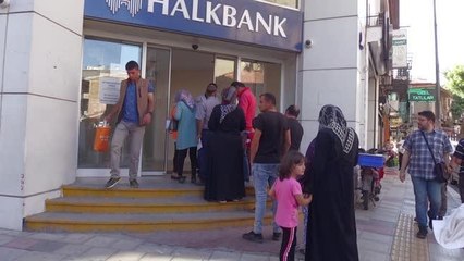 AFYONKARAHİSAR - Vatandaşlar sosyal konut projesi için başvurularını yapmaya başladı
