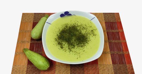 طريقة عمل شوربة الكوسا بدون كريمة